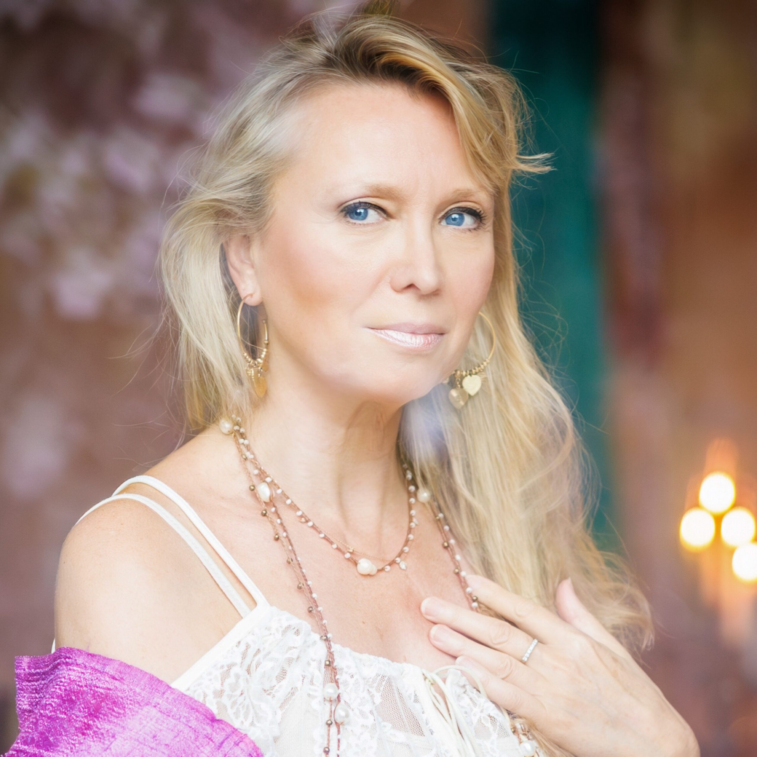 lila indoor pic square